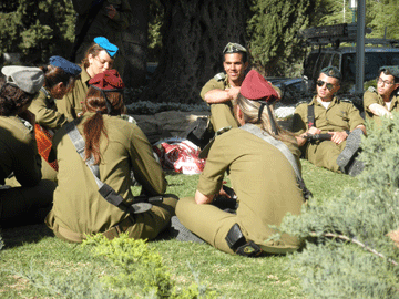 Mount Herzl. Soldiers.